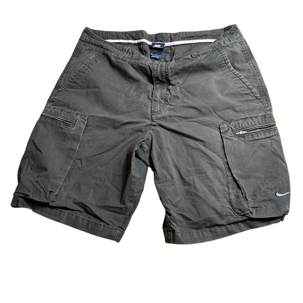 Nike mens cargo shorts size 34